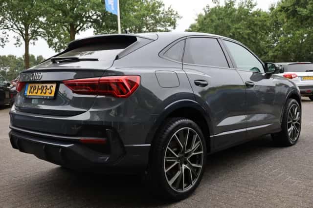 Audi Q3 (2022) thumbnail 3