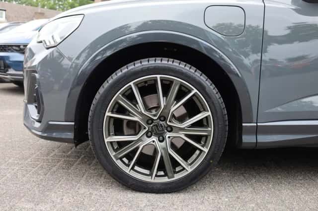 Audi Q3 (2022) thumbnail 4