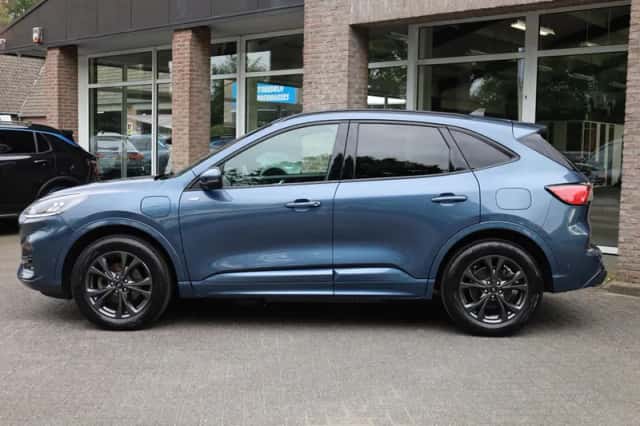 Ford Kuga (2022) thumbnail 2