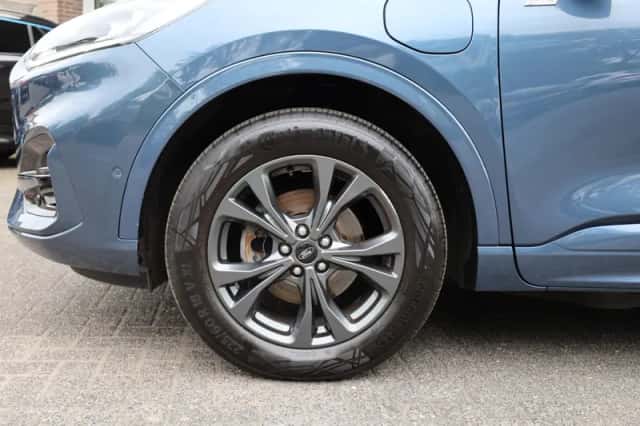 Ford Kuga (2022) thumbnail 4