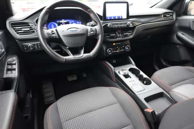 Ford Kuga (2022) thumbnail 5
