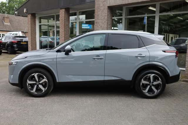 Nissan Qashqai (2022) thumbnail 2