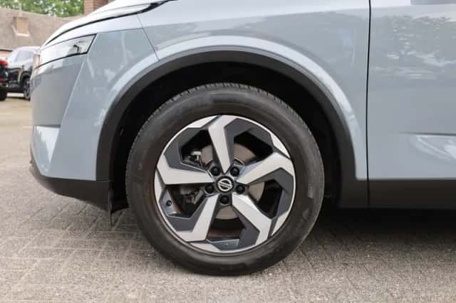 Nissan Qashqai (2022) thumbnail 4