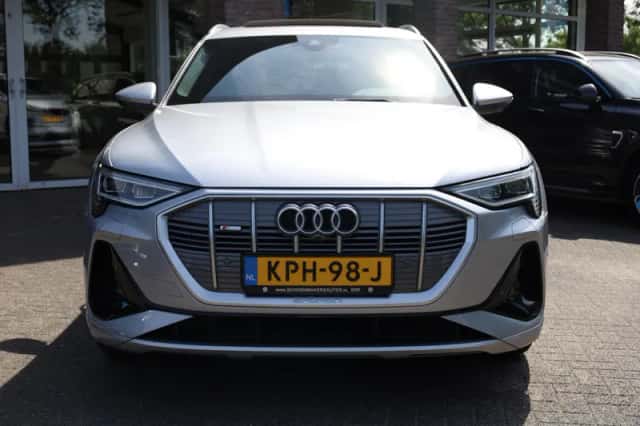 Audi e-tron (2022) thumbnail 2
