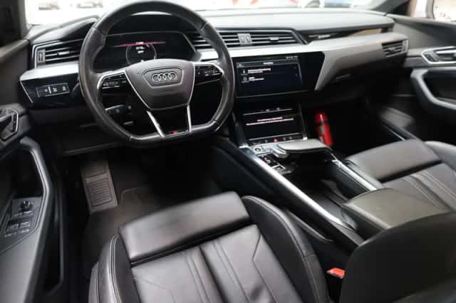 Audi e-tron (2022) thumbnail 5