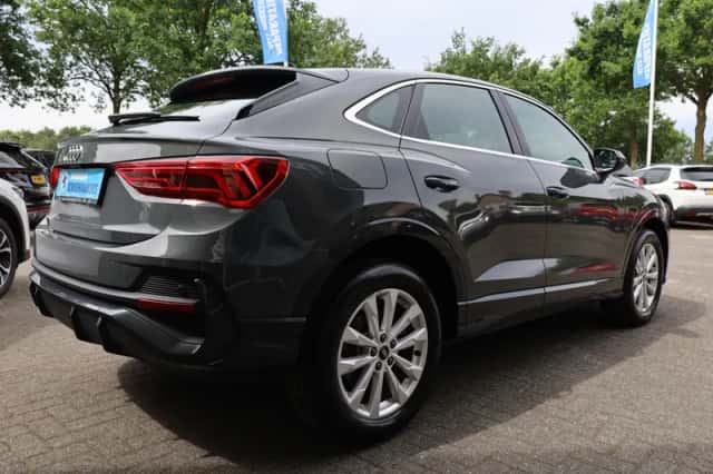 Audi Q3 (2022) thumbnail 3
