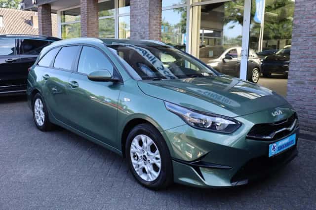 Kia Ceed Sportswagon (2023) thumbnail 3