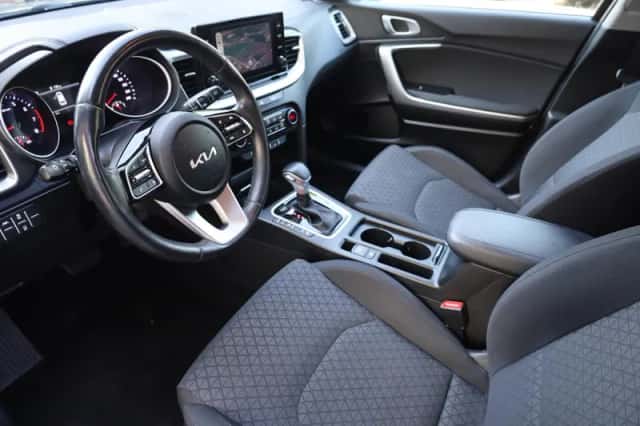 Kia Ceed Sportswagon (2023) thumbnail 5