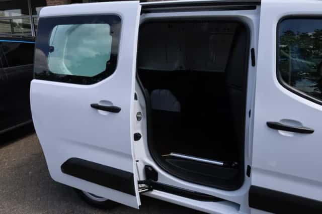 Citroën Berlingo (2023) thumbnail 4