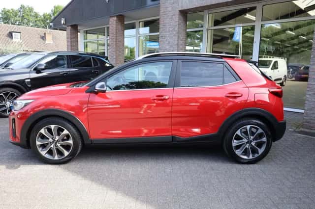 Kia Stonic (2020) thumbnail 2