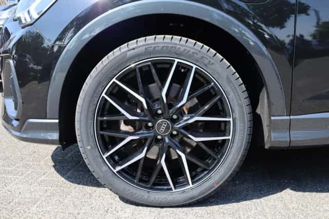 Audi Q3 (2022) thumbnail 4