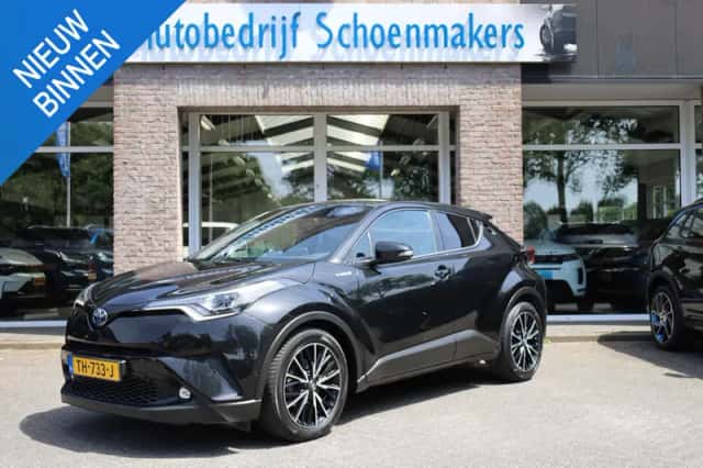 Toyota C-HR (2018) thumbnail 1