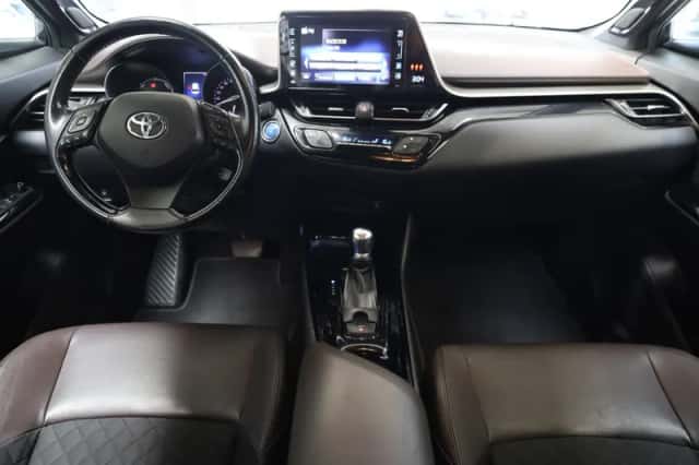 Toyota C-HR (2018) thumbnail 5