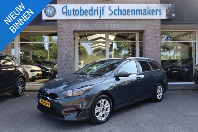 Kia Ceed Sportswagon (2023) thumbnail 1