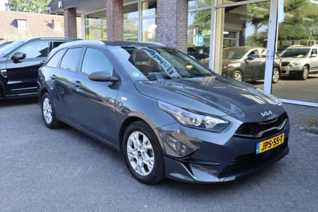 Kia Ceed Sportswagon (2023) thumbnail 3