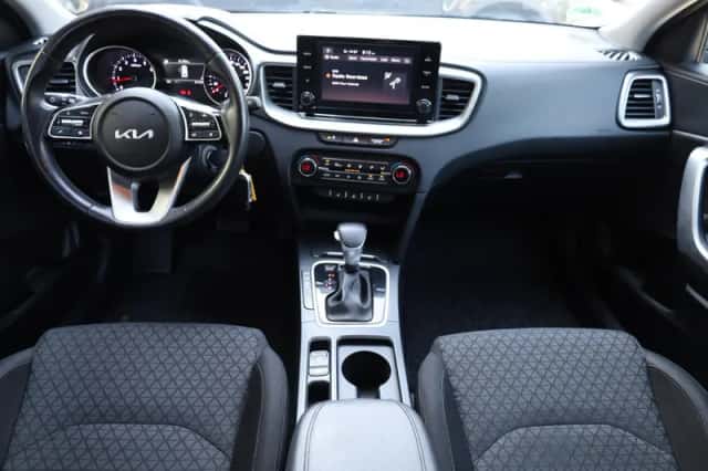 Kia Ceed Sportswagon (2023) thumbnail 5