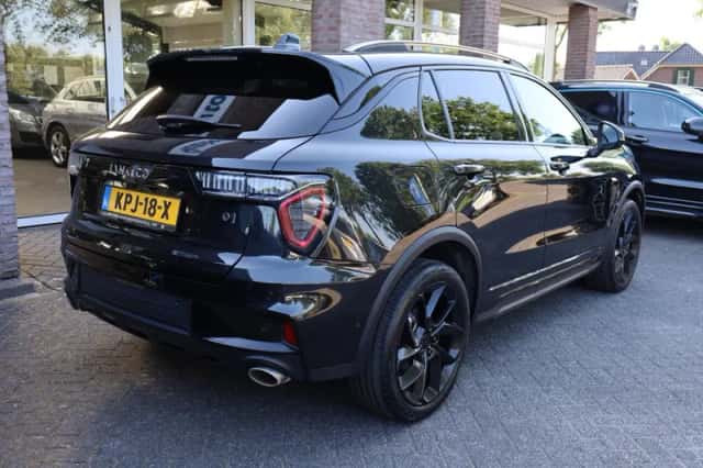 Lynk & Co 01 (2023) thumbnail 2
