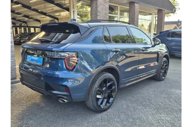 Lynk & Co 01 (2023) thumbnail 2