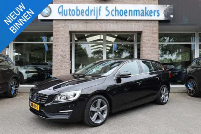 Volvo V60 (2016) thumbnail 1