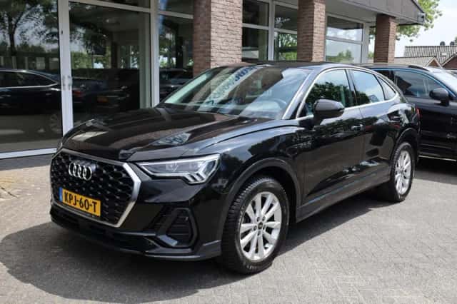 Audi Q3 (2022) thumbnail 3