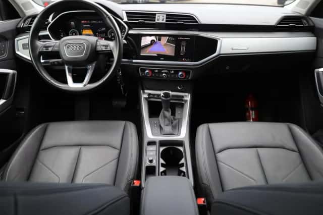 Audi Q3 (2022) thumbnail 5