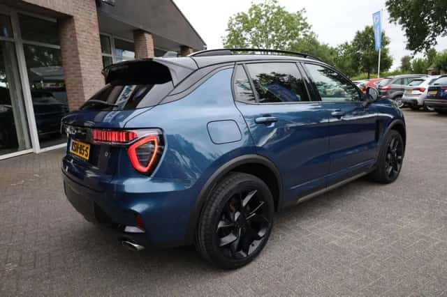 Lynk & Co 01 (2022) thumbnail 2