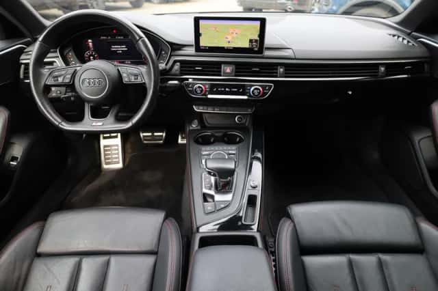 Audi A4 (2018) thumbnail 4