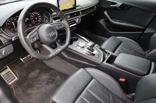 Audi A4 (2018) thumbnail 5