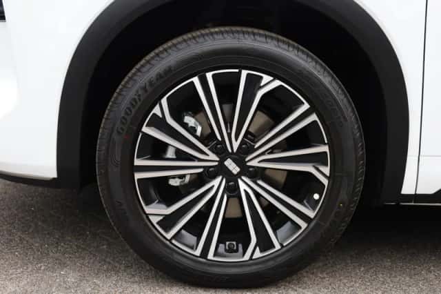 Geely Starray EM-i (2026) thumbnail 4