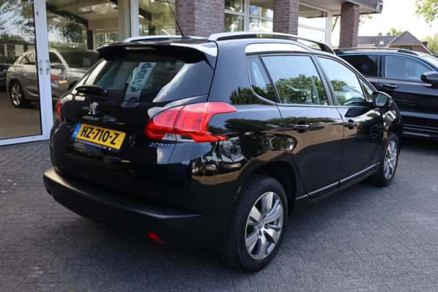 Peugeot 2008 (2015) thumbnail 2