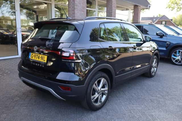 Volkswagen T-Cross (2019) thumbnail 2