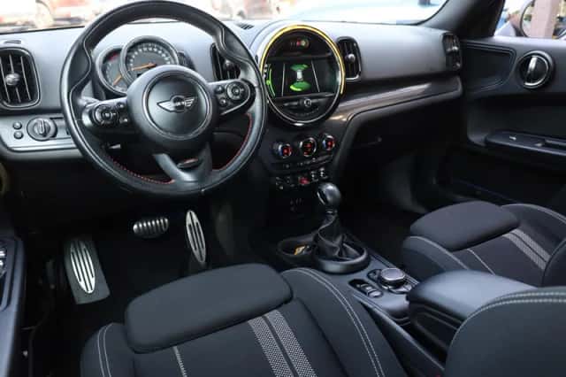 MINI Countryman (2018) thumbnail 4