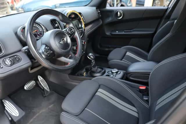 MINI Countryman (2018) thumbnail 5