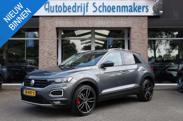 Volkswagen T-Roc (2018) thumbnail 1