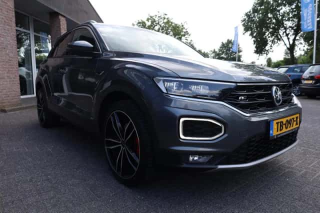 Volkswagen T-Roc (2018) thumbnail 4
