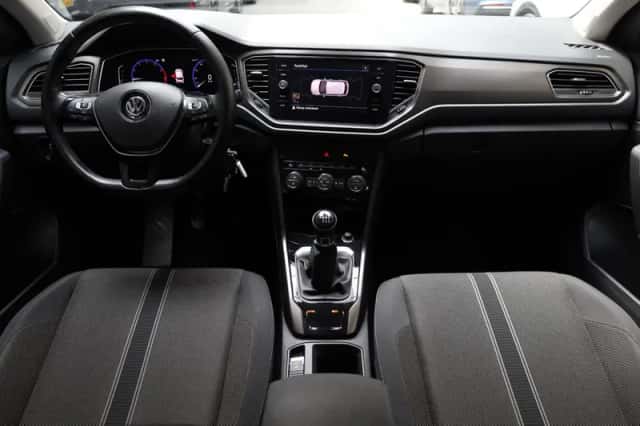 Volkswagen T-Roc (2018) thumbnail 5