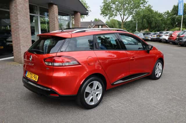 Renault Clio (2014) thumbnail 2