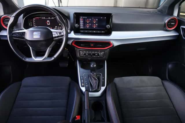 SEAT Arona (2022) thumbnail 4