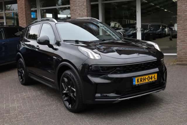 Lynk & Co 01 (2023) thumbnail 3