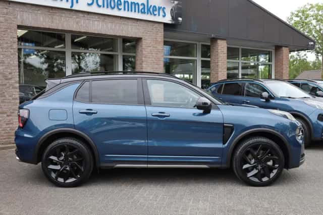 Lynk & Co 01 (2023) thumbnail 2