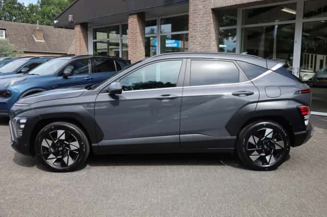 Hyundai Kona (2024) thumbnail 2