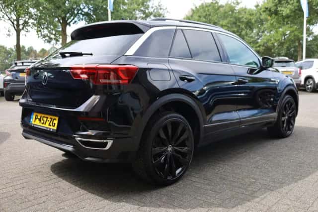 Volkswagen T-Roc (2021) thumbnail 2