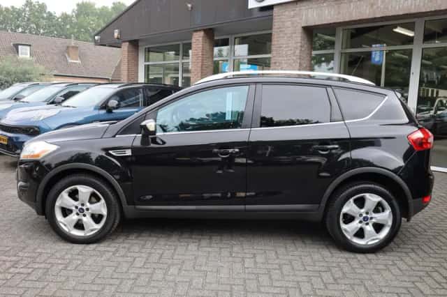 Ford Kuga (2009) thumbnail 2