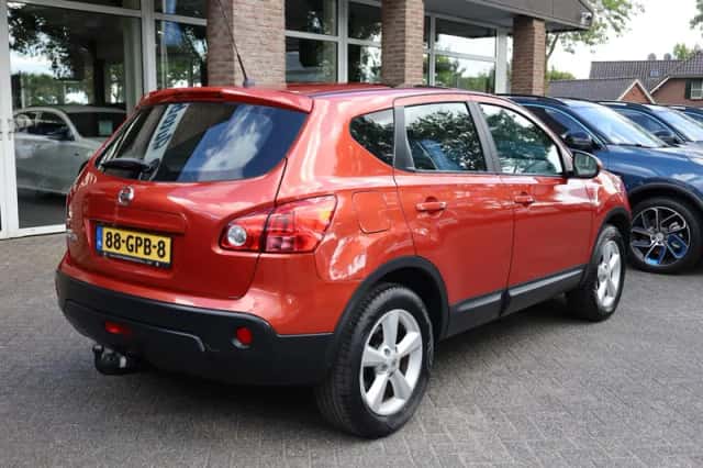 Nissan Qashqai (2009) thumbnail 2