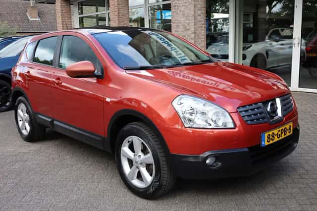Nissan Qashqai (2009) thumbnail 3