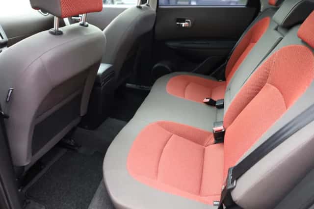 Nissan Qashqai (2009) thumbnail 6