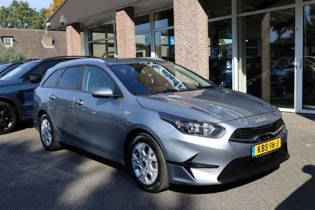 Kia Ceed (2024) thumbnail 3