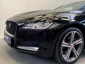 Jaguar XF (2019) thumbnail 13