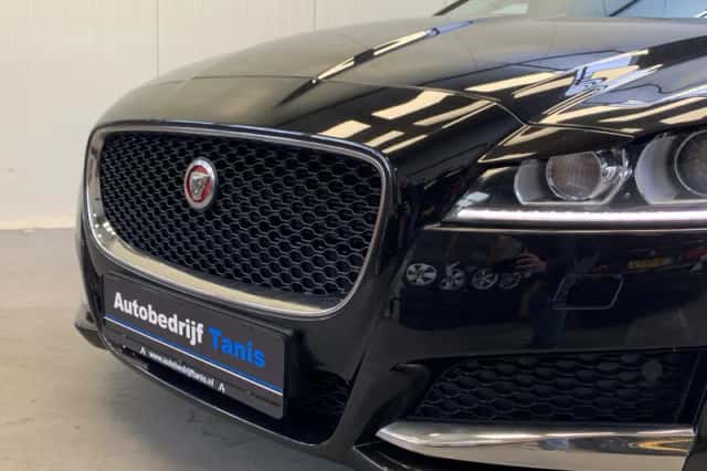 Jaguar XF (2019) thumbnail 14