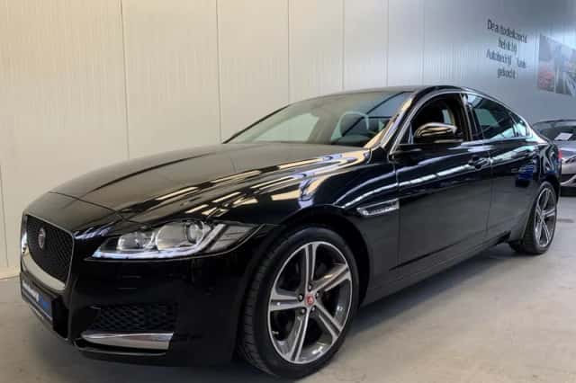 Jaguar XF (2019) thumbnail 17